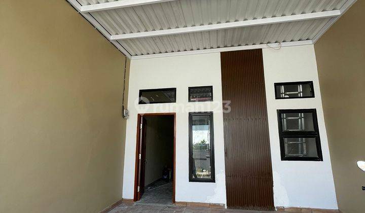 Dijual Rumah Hunian Baru 2 Lantai Bisa Buka Usaha Lokasi di Pinggir Jalan di Kota Harapan Indah, Medan Satria, Kota Bekasi 2