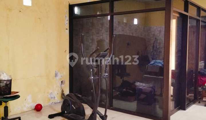 House for Sale in Nusukan Banjarsari Surakarta Strategic Location 2