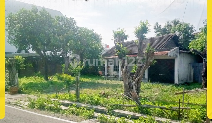 Land for Sale with Building Bonus in Gilingan Banjarsari (Near Station) Land for Sale with Building Bonus in Gilingan Banjarsari (Near Station)