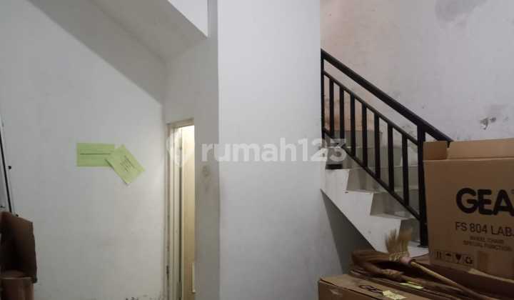 Gilingan Banjarsari Shop House Near Campus 2