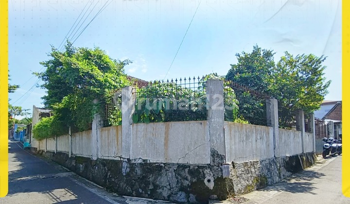 Strategic Corner Land in Jebres, Surakarta (UNS Campus Area & Moewardi Hospital) Strategic Corner Land in Jebres, Surakarta (UNS Campus Area & Moewardi Hospital)