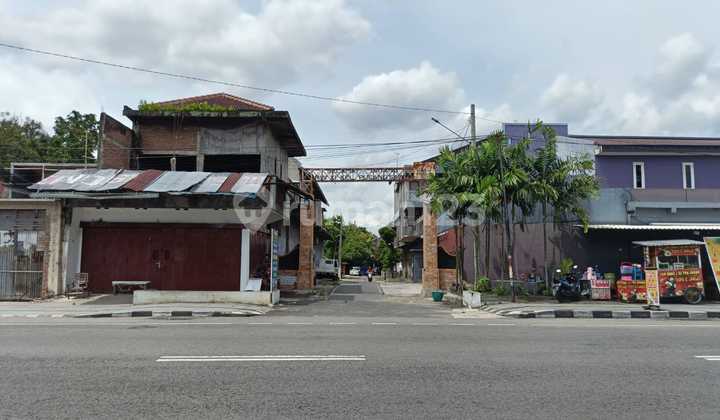 Tanah Hook Luas (2080m²) Strategis di Pucangsawit, Jebres (Hanya 100m dari Jalan Raya) Tanah Hook Luas (2080m²) Strategis di Pucangsawit, Jebres (Hanya 100m dari Jalan Raya)