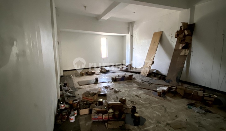 Ruko Komersial 3 Lantai, Hook (Dua Muka) Tepi Jalan Raya Solo-Baki, Grogol