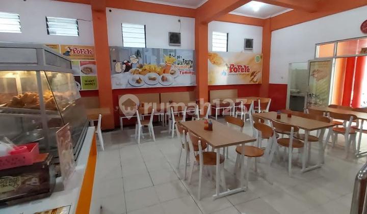 Strategic Shop House on Main Road in Solo Near Mall 2