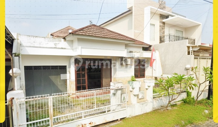 House for Sale on Pine Street Solo Baru, Premium Location 1
