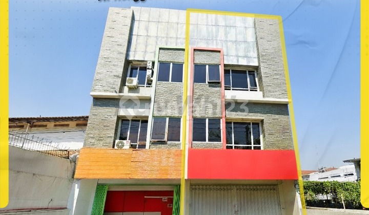 Ruko 3 Lantai Disewakan di Jl. Ronggowarsito Banjarsari