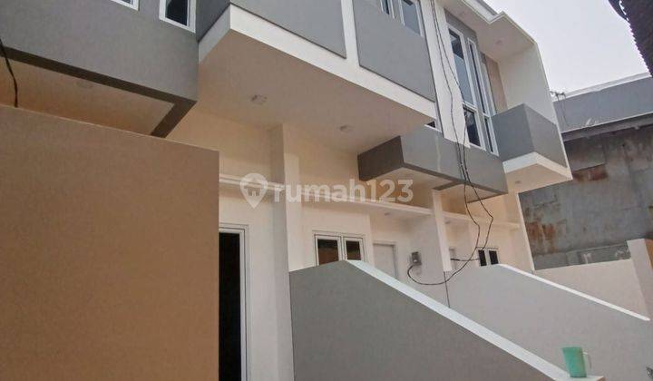 Rumah 2 Lantai Bagus Di  Pasar Baru Jakarta Pusat Lokasi Strategis  1