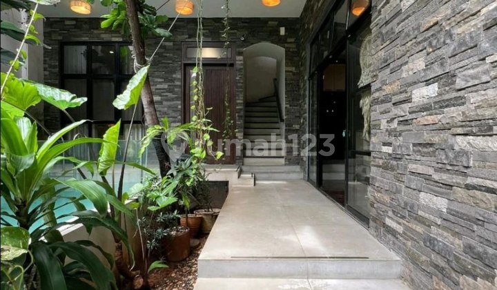 For Sale Rumah Modern Tropical Villa, 3 Lantai + Rooftop, SHM, di Pejaten Barat, Jakarta Selatan For Sale Rumah Modern Tropical Villa, 3 Lantai + Rooftop, SHM, di Pejaten Barat, Jakarta Selatan