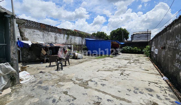 Jual  Murah Di Bawah NJOP Tanah dan Bangunan 562 m2, SHM, Daan Mogot Raya, Jakarta Barat 1