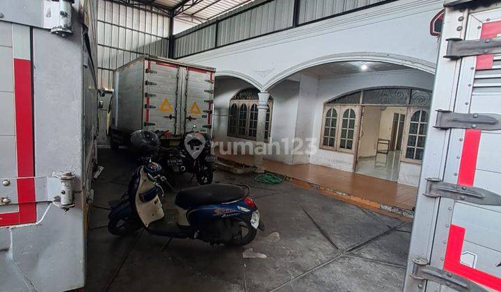 Sewa Rumah + Ruang Usaha Jalan Raya Kebon Jeruk, Jakarta Barat 2