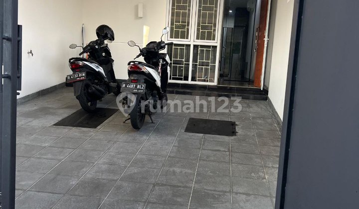 Jual Cepat Rumah Strategis 3 Lantai, SHM, di Duri Kepa, Kebon Jeruk, Jakarta Barat Jual Cepat Rumah Strategis 3 Lantai, SHM, di Duri Kepa, Kebon Jeruk, Jakarta Barat