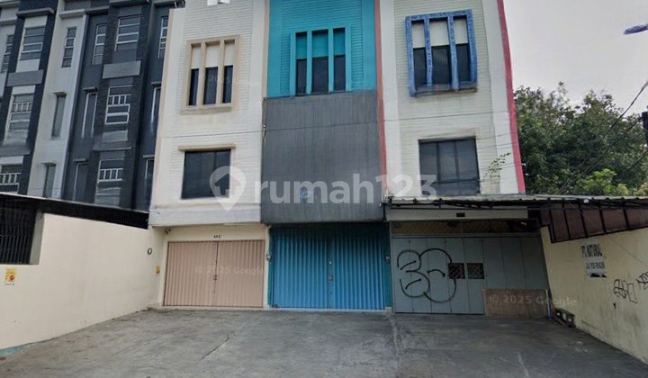 For Sale or Rent Strategic 3.3/4-Storey Shop House, Freehold Title, on Pos Pengumben Raya, West Jakarta