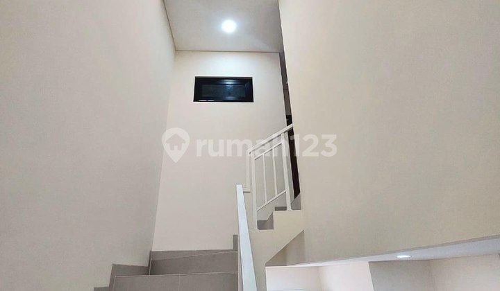 Jual Cepat Rumah Brand New Modern Minimalis, 2 Lantai, SHM, di Komplek Sunrise Garden, Kedoya Utara, Jakarta Barat 2