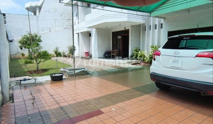 Jual Cepat dan Nego! Rumah 2 Lantai, SHM, Lokasi Strategis di Duri Kepa, Jakarta Barat
