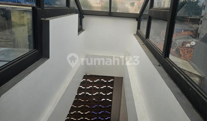 Jual Rumah Masih Dalam Tahap Finishing 80%, 3.5 Lantai, SHM, di Tambora, Jakarta Barat 1