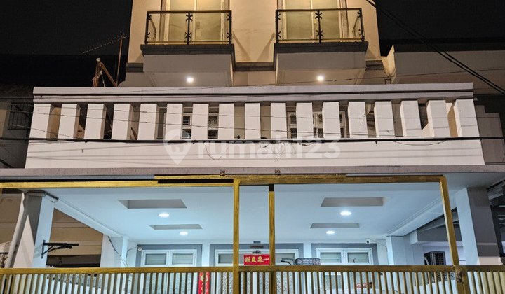 Jual Cepat Rumah Cantik 3 Lantai, SHM, di Komplek Taman Palem Lestari, Cengkareng, Jakarta Barat 2