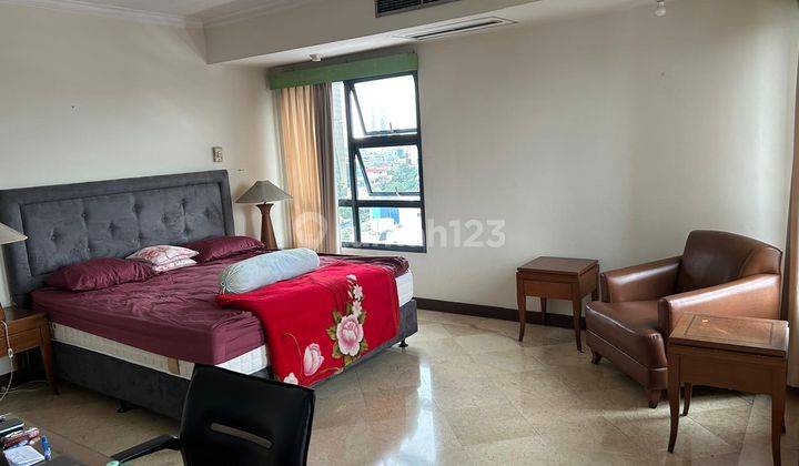 Sewa Atau Jual Apartemen Grand Tropic 3+1 Br, Jl. Letjen S Parman, Grogol Petamburan, Jakarta Barat 1