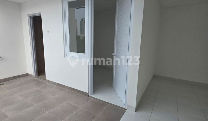 Jual Rumah Brand New Minimalis Modern, 2.5 Lantai, SHM, di Komplek Sunrise Garden, Jakarta Barat 2