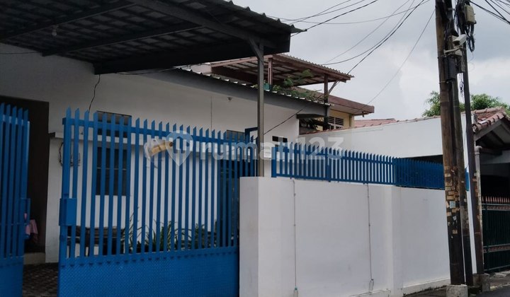 Rumah Bebas Banjir 1.5 Lantai di Komplek Taman Meruya Ilir, Kembangan, Jakarta Barat