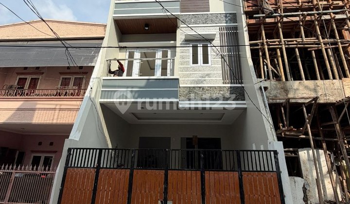 Jual Rumah Brand New 3.5 Lantai, SHM, di Area Tomang, Jakarta Barat
