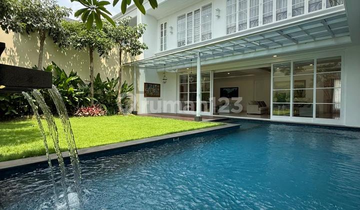 For Sale Rumah Brand New Modern Classic, 3 Lantai, SHM, di Area Kemang, Jakarta Selatan
