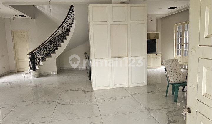 Jual Rumah Hoek Cantik 3 Lantai, SHM, di area Tanah Kusir, Jakarta Selatan 2