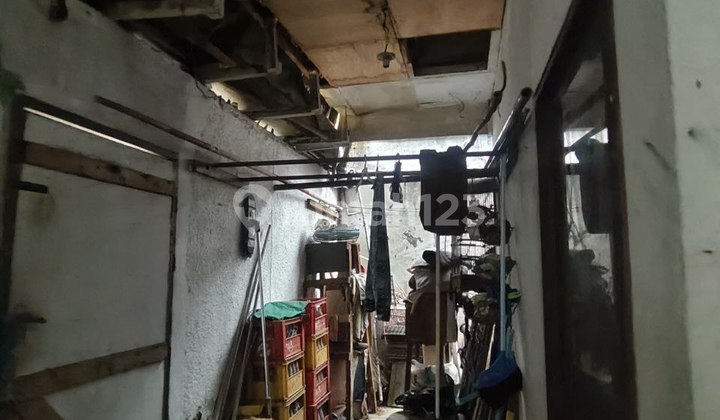 Jual Cepat dan Murah di Bawah NJOP, Rumah Tua Hitung Tanah, 366 m2, di Jl. Persatuan Guru, Petojo Selatan, Jakarta Pusat
