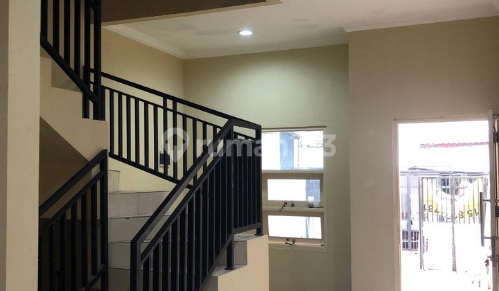 Quick Sale 3-Story House, Freehold Title, in Tanjung Duren Area, Grogol Petamburan, West Jakarta