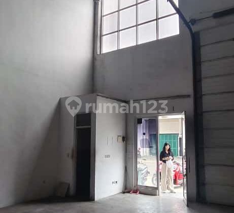 Disewakan Harga di Bawah Pasaran Gudang Strategis Luas 195 m2, di Komplek Sedayu Biz Park, Daan Mogot, Kalideres, Jakarta Barat