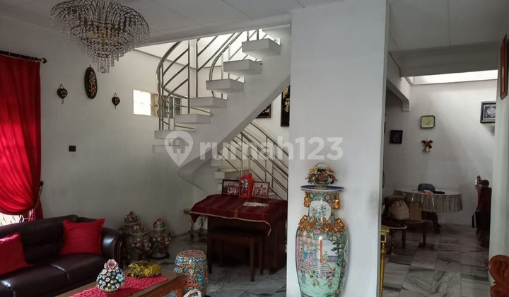 Jual Cepat Rumah 2 Lantai Hoek, SHM, di Tanjung Duren, Grogol Petamburan, Jakarta Barat
