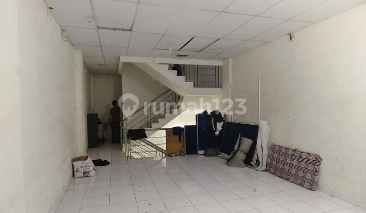 Dijual Cepat di Bawah NJOP! Ruko Strategis 3.5 Lantai, di Area Tanah Abang, Jakarta Pusat
