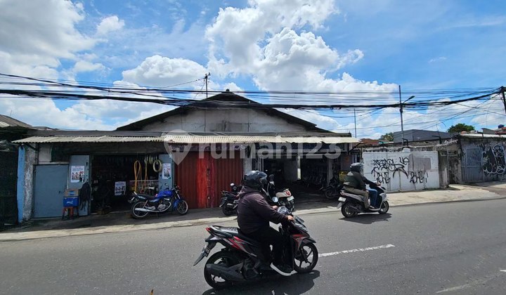 Jual  Murah Di Bawah NJOP Tanah dan Bangunan 562 m2, SHM, Daan Mogot Raya, Jakarta Barat 2