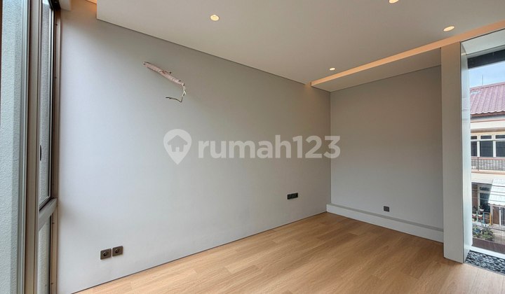 For Sale ! Rumah Brand New 2 Lantai dengan dengan Konsep Villa Living, di Komplek Taman Alfa Indah, Joglo, Jakarta Barat 2