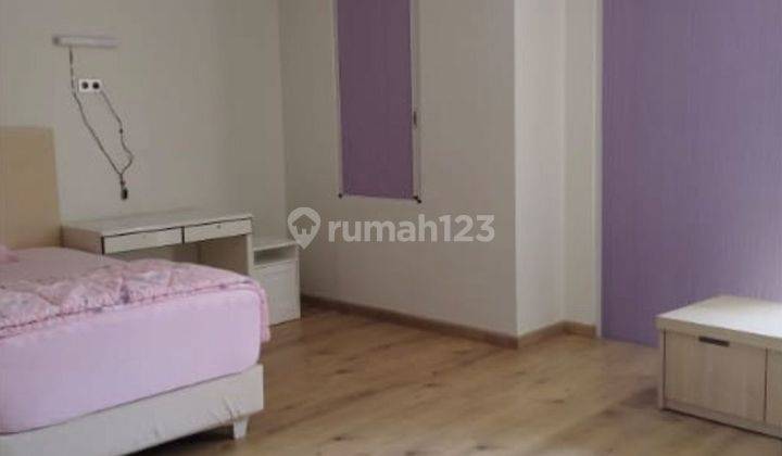 Dijual Rumah 2,5 Lantai Full Furnish Golf Island, Jakarta Utara  1