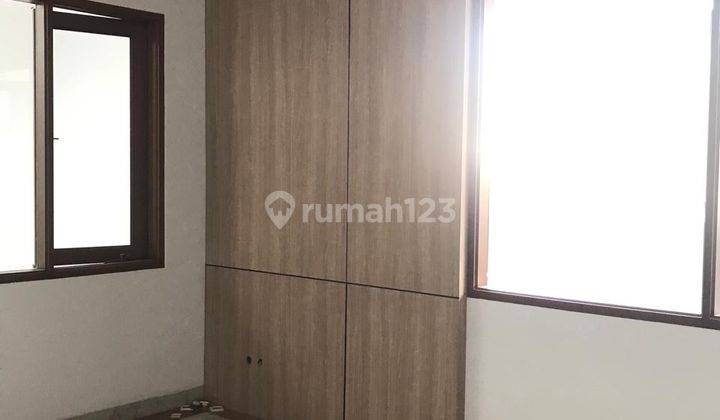 Dijual Rumah Bagus Semi Furnish Shm, Kembangan, Jakarta Barat  2