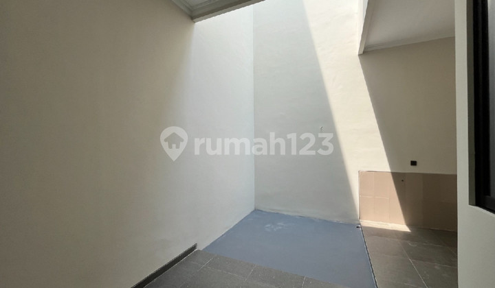 Rumah Minimalis Kontemoporer Di Araya 2 Surabaya Timur 2