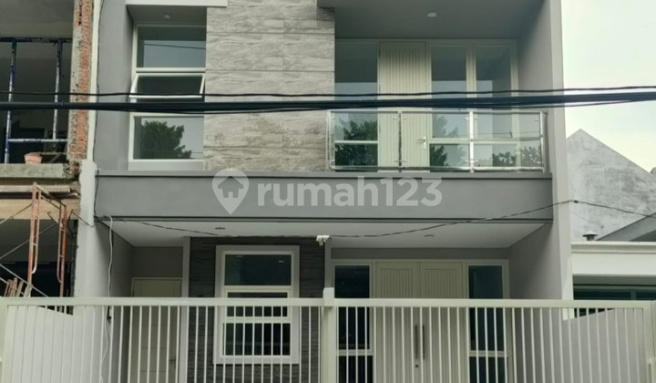 Strategic New House in Manyar Area, East Surabaya