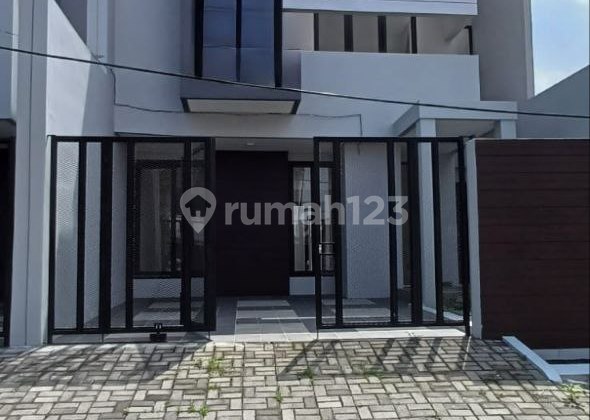 Dijual Rumah Modern Scandinavian House Gayungsari