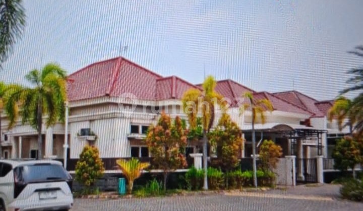 Rarely Available at a Low Price.... House for Sale in Hook Central Park Wiguna