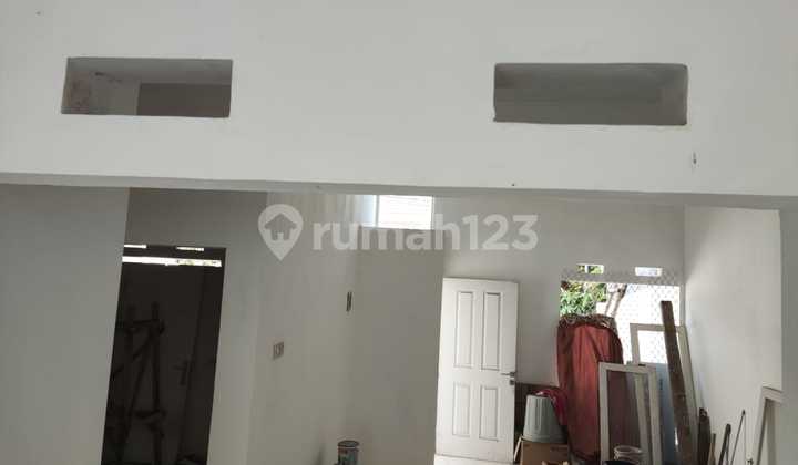 Dijual Rumah Sangat Terawat Puri Surya Jaya 2