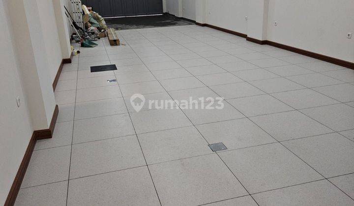 Disewakan: Ruko 2½ Lt Di Leuwipanjang BDG 1