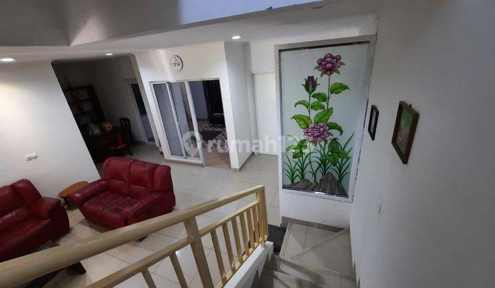 Disewakan Rumah Premium Di Sumarecon Amanda 2