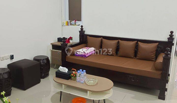 Dijual: Rumah 2 Lantai Di T C I 1 1