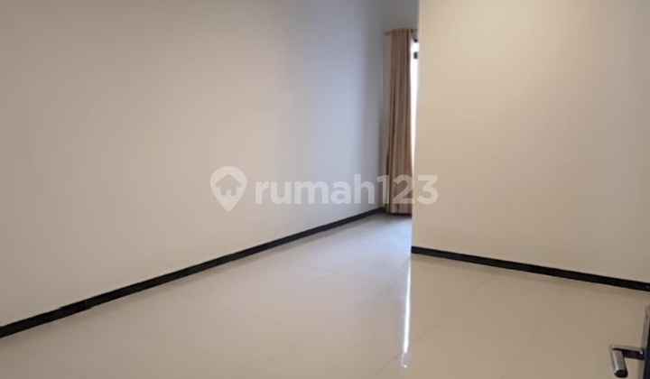 Disewakan : Rumah Di Area Mekarwangi 2