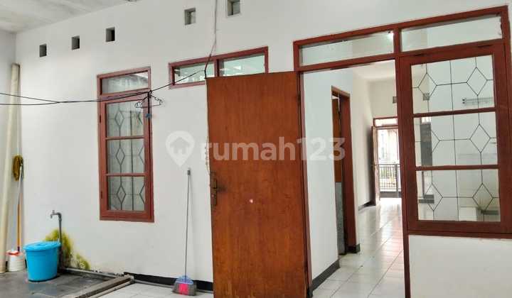 For Rent: House in Taman Holis Indah 1 For Rent: House in Taman Holis Indah 1
