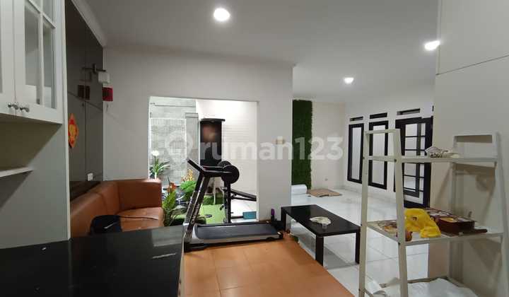 For Sale: Nice House In Batununggal Wing 1