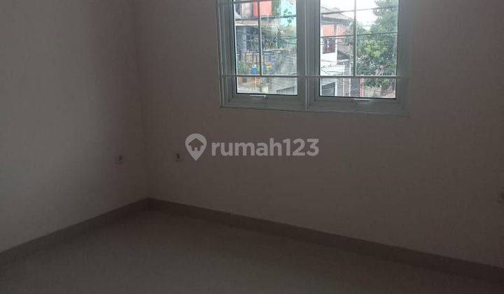 Disewakan: Rumah 2 Lt Di Andir Sudirman 2