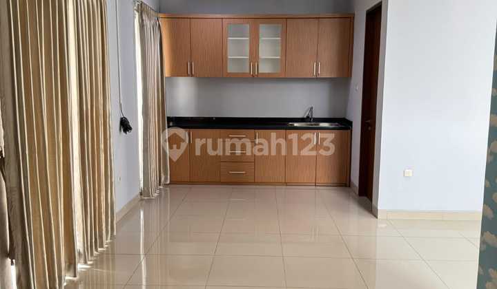 For Rent: House in Setraduta Bandung For Rent: House in Setraduta Bandung