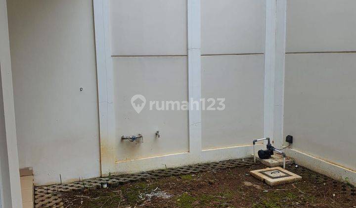 Dijual : Rumah Di Amanda Sumarecon 2