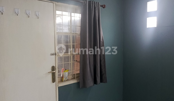 For Rent: Shop House on Main Road T K I 1 2